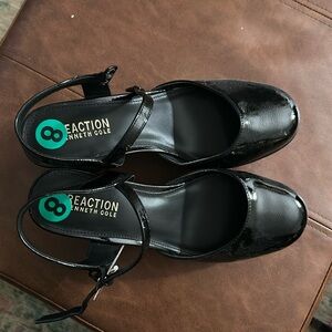 Kenneth Cole women heels size 8